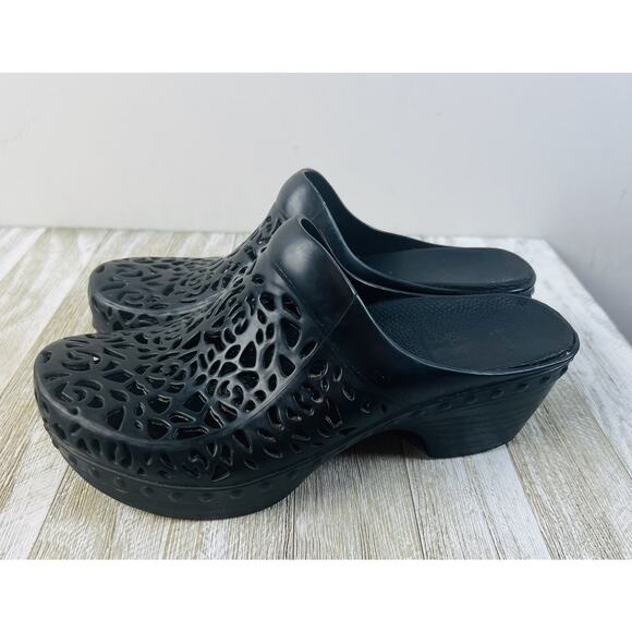 Dansko Pippa Molded Black Clogs Size 36 / US 6 1015-020200 - Picture 1 of 9
